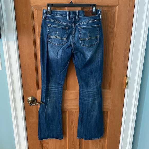 LUCKY BRAND Size 6/28 Distressed Denim Sofia Boot Cut Jeans NEW - Picture 4 of 9